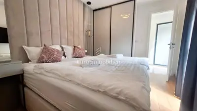 Apartman s bazenom na prestižnoj lokaciji! - 13