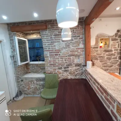 Stan 100 m², Rijeka Centar - mansarda s 17 prozora