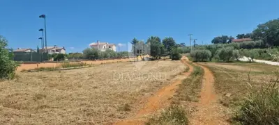 Građevinsko zemljište 961 m², Vižinada - mirna lokacija - 2