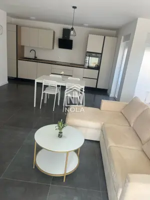 Stan 82 m², Biograd na Moru - dvorište 60 m² i garaža - 11