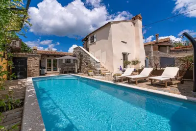 Pazin, surrounding area, stone beauty with two pools - 2