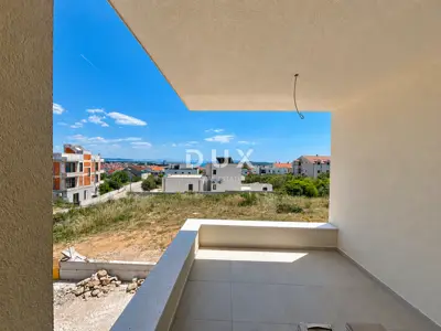 Apartment 78.9 m², Vodice - sea view and storage room - 2