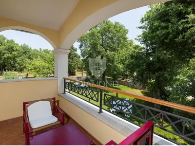 Vila, Novigrad okolica, bazen i vrt - 9
