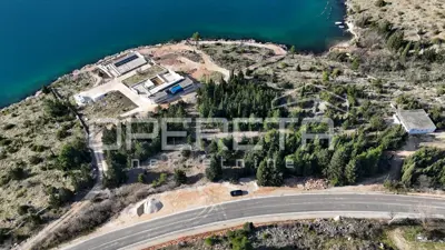 Zemljište 650 m², Starigrad - blizu centra i mora