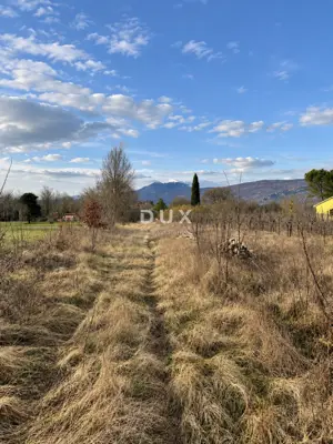 Bauland 1.000 m², Kršan - Blick auf Učka