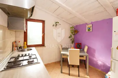 House in Poreč, large yard and two apartments - 8