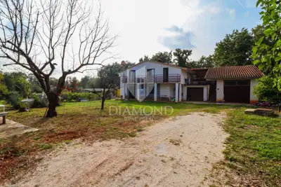 Haus zum Kauf in Poreč, 168 m²
