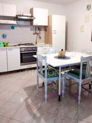 House in Poreč, large yard and two apartments - 10
