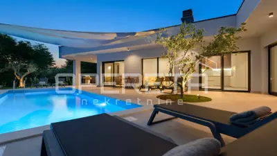 House 197 m², Rovinj - heated pool and summer kitchen