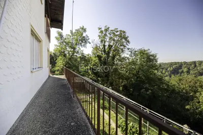 Kuća 238 m², Gračani, panoramski pogled i mirna mikrolokacija