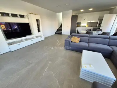 Doppelhaushälfte 156 m², Malinska, Pool und Gartenanlage - 7