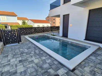 Doppelhaushälfte 156 m², Malinska, Pool und Gartenanlage - 4