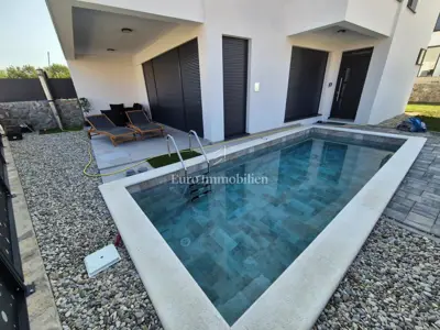 Doppelhaushälfte 156 m², Malinska, Pool und Gartenanlage - 3