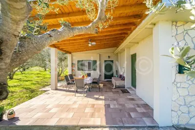 Kuća 51 m², Stari Grad - maslinik i legalizirano - 2