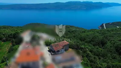 Kamena kuća sa panoramskim pogledom na more