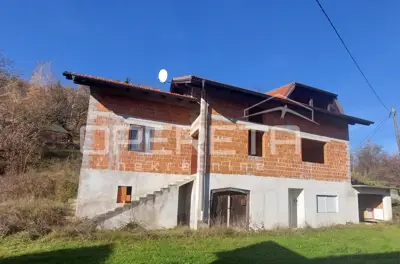 House for sale in Sesvete, 300 m²