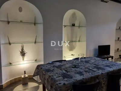 Commercial space 45 m², Pula Centar - pedestrian zone