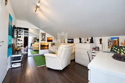 Sesvete – moderna obiteljska kuća 280 m², pogled na Sljeme - 12