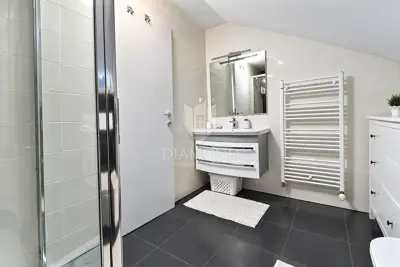 Sesvete – moderna obiteljska kuća 280 m², pogled na Sljeme - 9