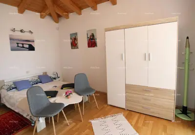 Samostojeća sa pogledom na more, udaljena od plaže i mora cca 500 metara. - 11