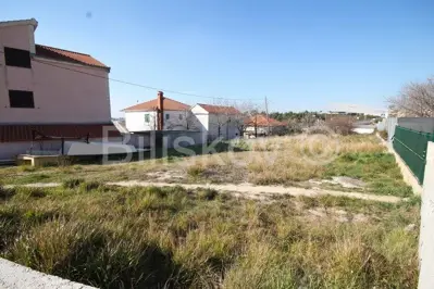 Građevno zemljište 1 423 m², Sveti Kajo, mirna ulica