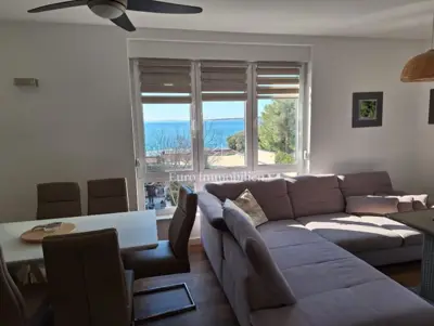 Pag Island - furnished apartment, second row to the sea