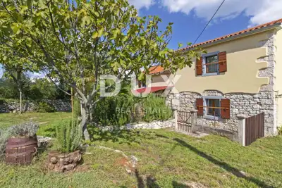 House 90 m², Labin - rustic stone house - 2