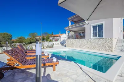 House 170 m², Linardići na Krku - pool and privacy - 9