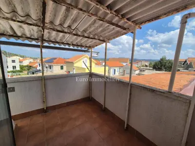 Betina, kamena kuća sa pogledom na more s terase