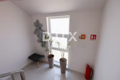 Hotel 1,000 m², Pag - near the center and the beach - 22