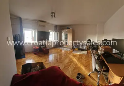 Steinhaus, Kaštela - Ortszentrum, 50 m vom Meer