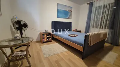 House 200 m², Privlaka - 12 beds and 2 terraces - 6
