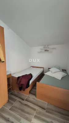 House 200 m², Privlaka - 12 beds and 2 terraces - 14