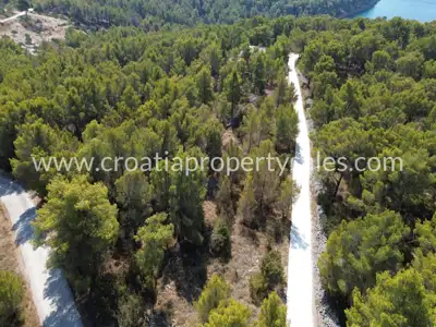 Land, Brač, 7 587 m², 2 050 000 € - 6