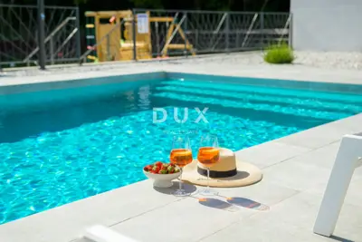Villa 186 m², Režanci - pool and summer kitchen - 8
