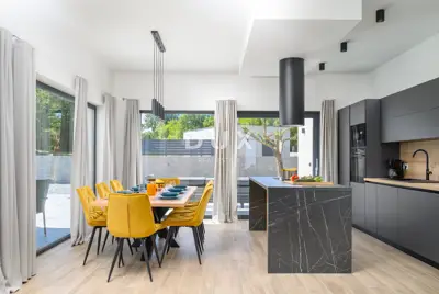 Villa 186 m², Režanci - pool and summer kitchen - 17
