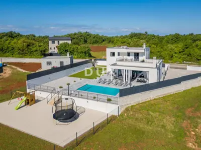 Villa 186 m², Režanci - pool and summer kitchen - 4