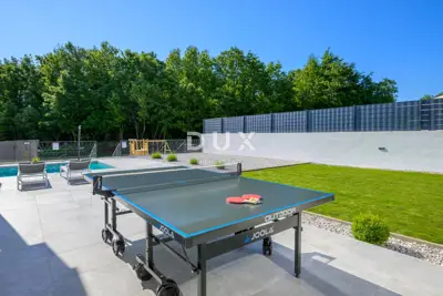 Villa 186 m², Režanci - pool and summer kitchen - 6