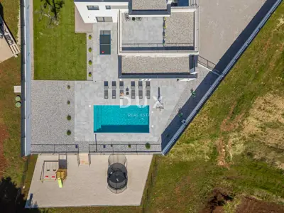 Villa 186 m², Režanci - pool and summer kitchen - 3