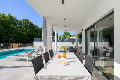 Villa 186 m², Režanci - pool and summer kitchen - 11