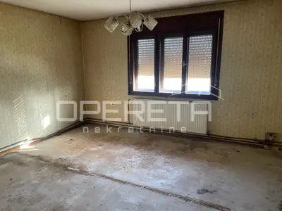 Kuća 85 m², Jastrebarsko - Donji Desinec, garaža 35 m²