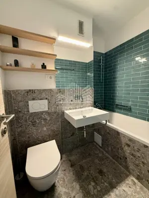 Martinovka - adaptiran dvoetažni 4-S stan, 128.5 m², 2 lođe - 17