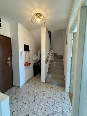 Martinovka - adaptiran dvoetažni 4-S stan, 128.5 m², 2 lođe - 12