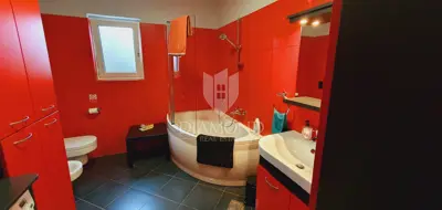 Haus 300 m², Gostinjac - Pool und Pavillon mit Grill - 12