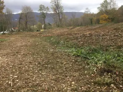 Building land in Kršan, next to an asphalt road and a peaceful environment
