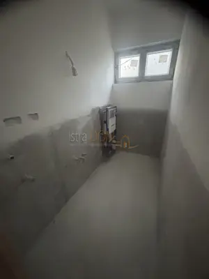 - Ližnjan, visoko prizemlje 98,25 m². 2 s.sobe - - 5