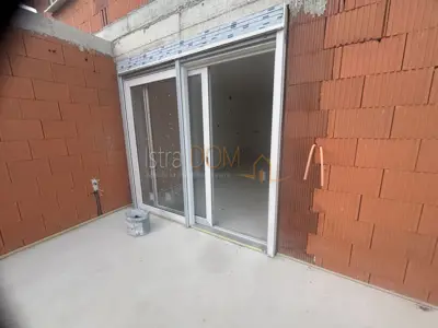- Ližnjan, visoko prizemlje 98,25 m². 2 s.sobe - - 10