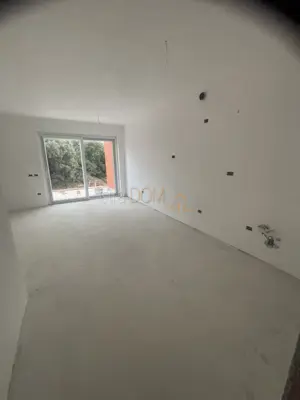 - Ližnjan, visoko prizemlje 98,25 m². 2 s.sobe - - 7