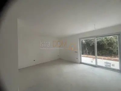 - Ližnjan, visoko prizemlje 98,25 m². 2 s.sobe -