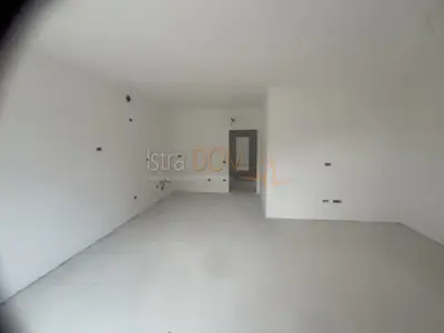 - Ližnjan, visoko prizemlje 98,25 m². 2 s.sobe - - 8